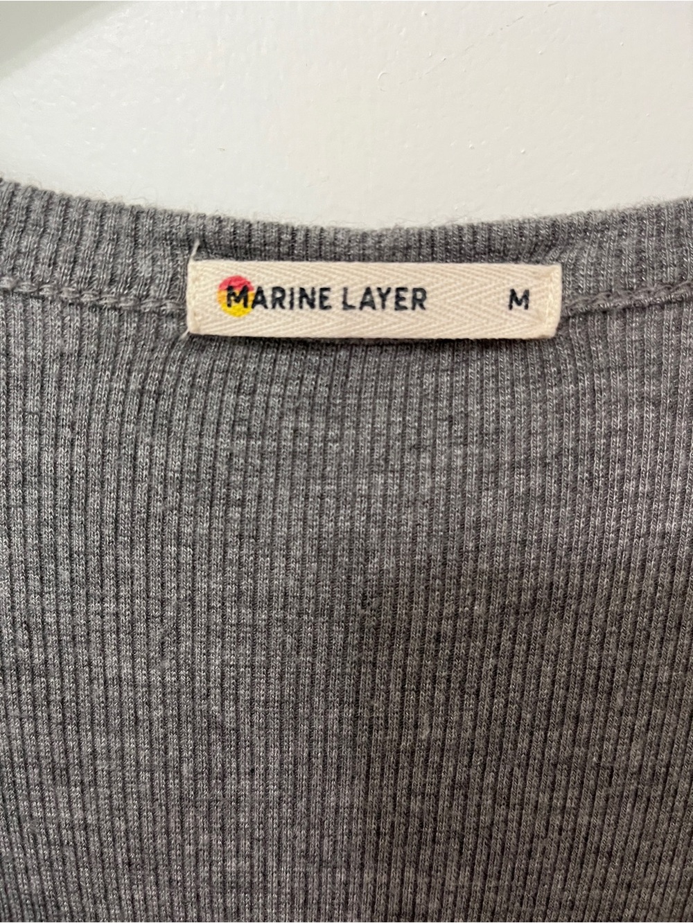 Marine Layer Womens Medium Gray Ribbed V Neck Button Front Short Sleeve Top - Picture 3 of 7